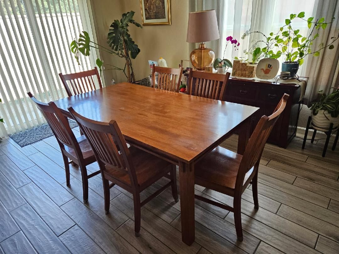 Dinning Table