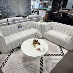 Gorgeous modern sofa loveseat. 🥰📲❤️