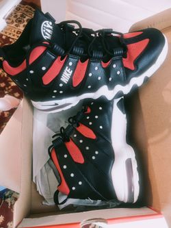Nike CB Black Gym Red