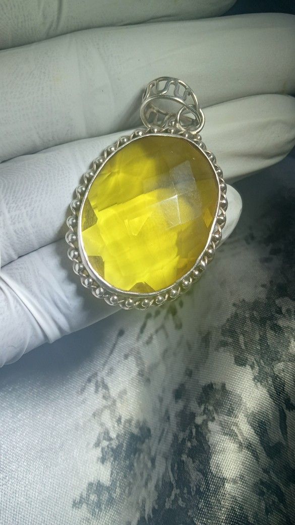 Silver Necklace With Lemon Citrine Medallion