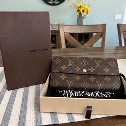 Louis Vuitton Wallet for Sale in Las Cruces, NM - OfferUp