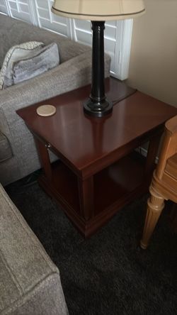 2 sofa end tables