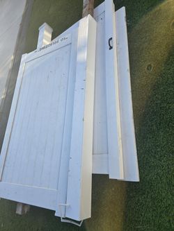 2 vinyl gates free