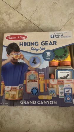 Hiking Gear Play Set (18 Pieces)