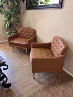 Decorative chairs/ sillas de decoración