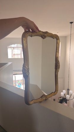 Gold mirror