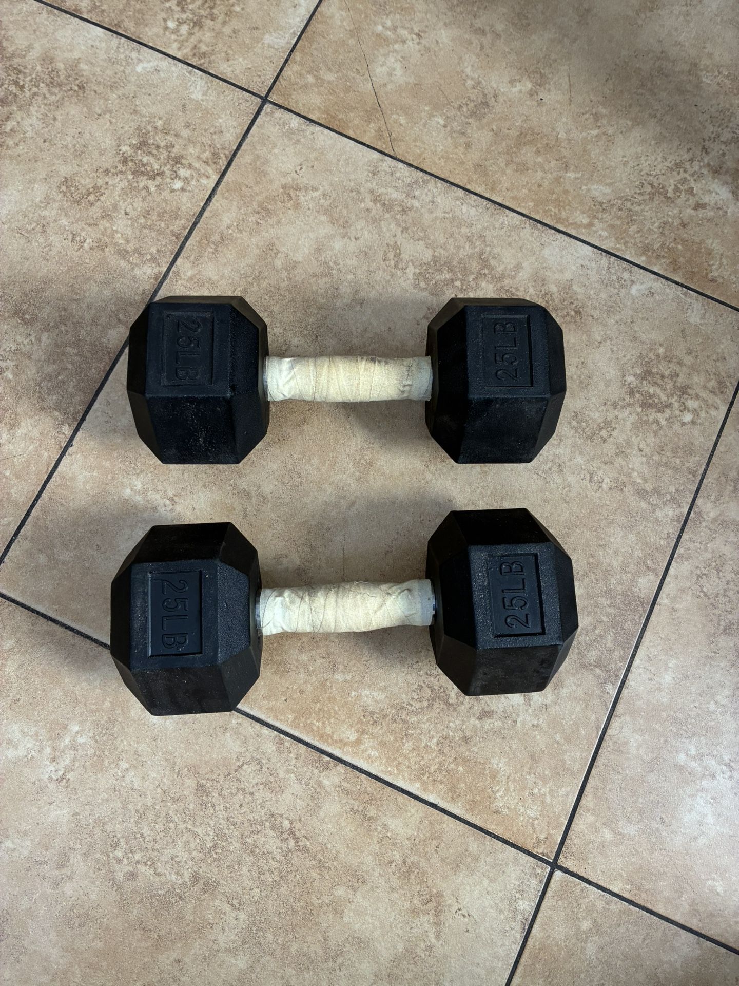 Pair of 25lb Rubber Hex Dumbbell, Firm Price