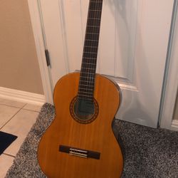 Acoustic Yamaha Guitar With Included Strap Bag