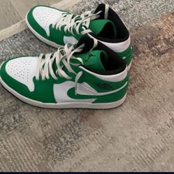 Jordan 1 Mid Lucky Green