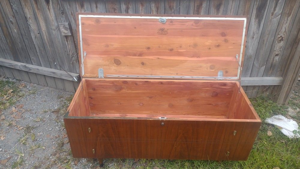 Princess Cedar Chest By Lane
