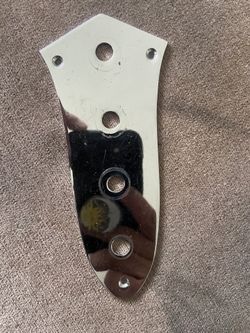 Fender jazz bass volume plate cover in great condition 