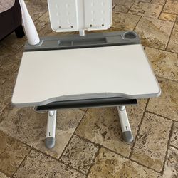 Kids desk Adjustable Height 