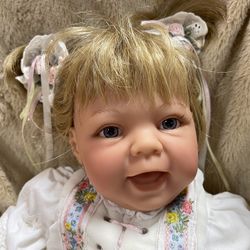 Signed  RETIRED Lee Middleton Doll Germany BNIB