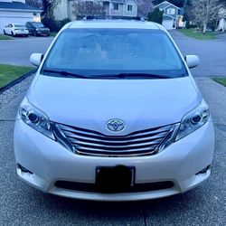 2017 Toyota Sienna XLE FWD