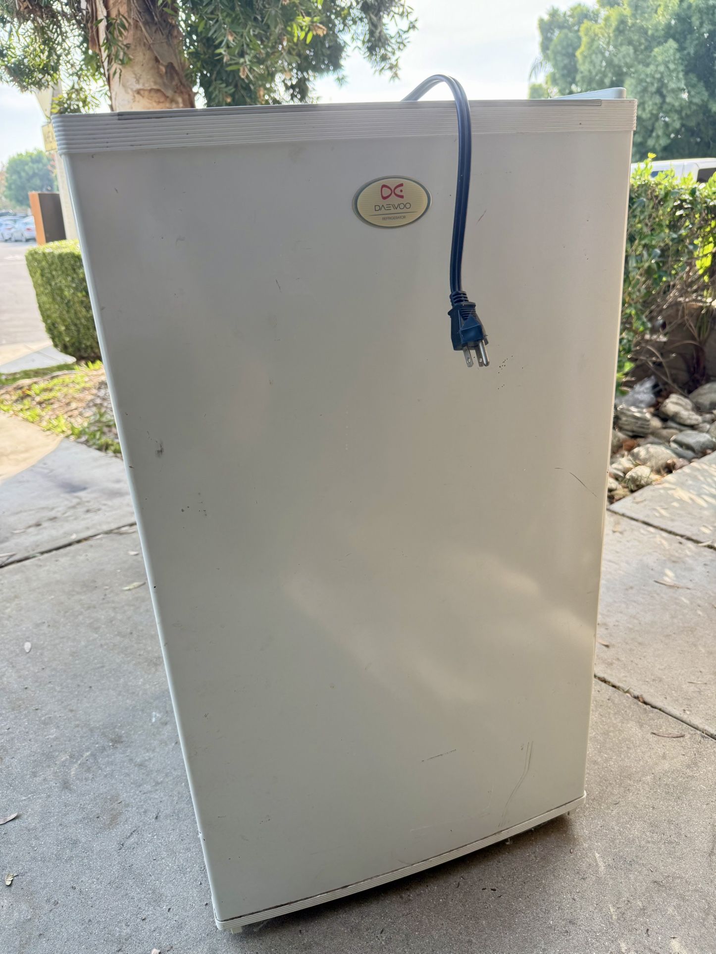 3.2 Cu.Ft Mini Fridge with Freezer, Single Door Mini Fridge