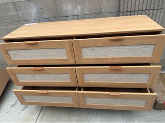 Dresser - 6 drawers oak color with rattan