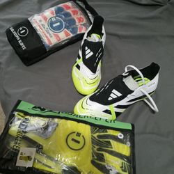 adidas Predator League FT FG Soccer Cleats & GLOVES 