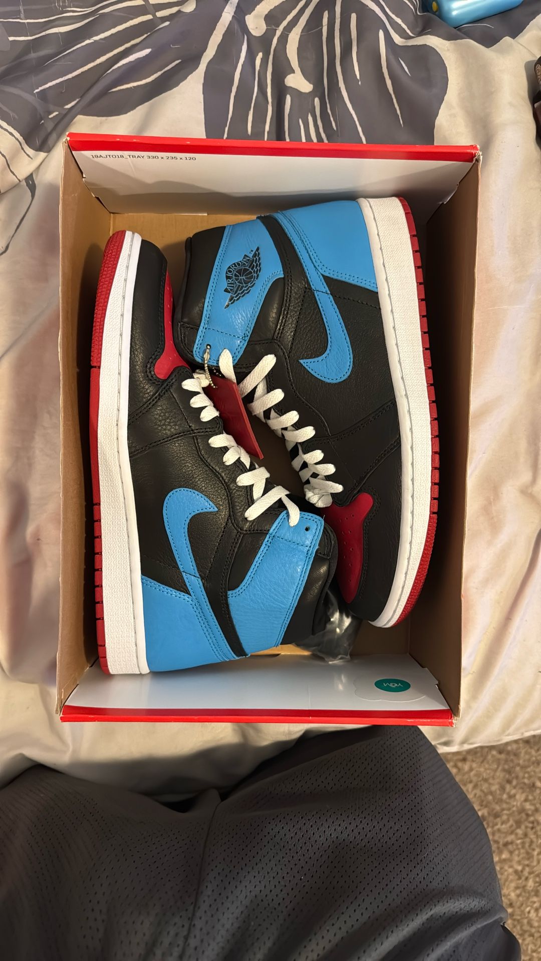 Jordan 1 Retro Size 11W NC to CHI