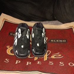 Size 7  Adidas  Yeezy  Boys  Shoes