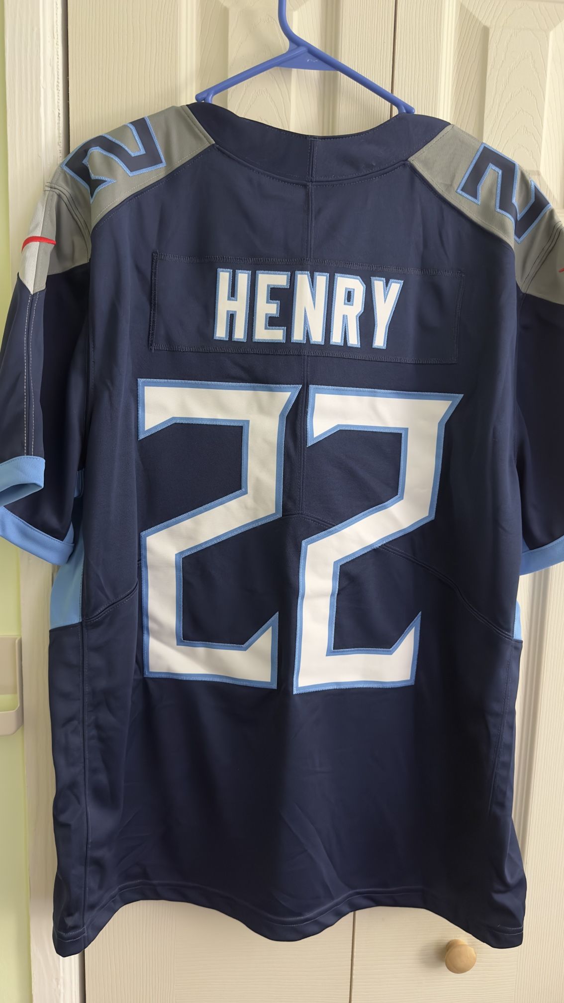 Nike Men's Tennessee Titans Derrick Henry #22 Stitched Jersey Home Navy  Official for Sale in Syosset, NY - OfferUp