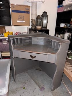 Corner desk - $40 OR Best offer