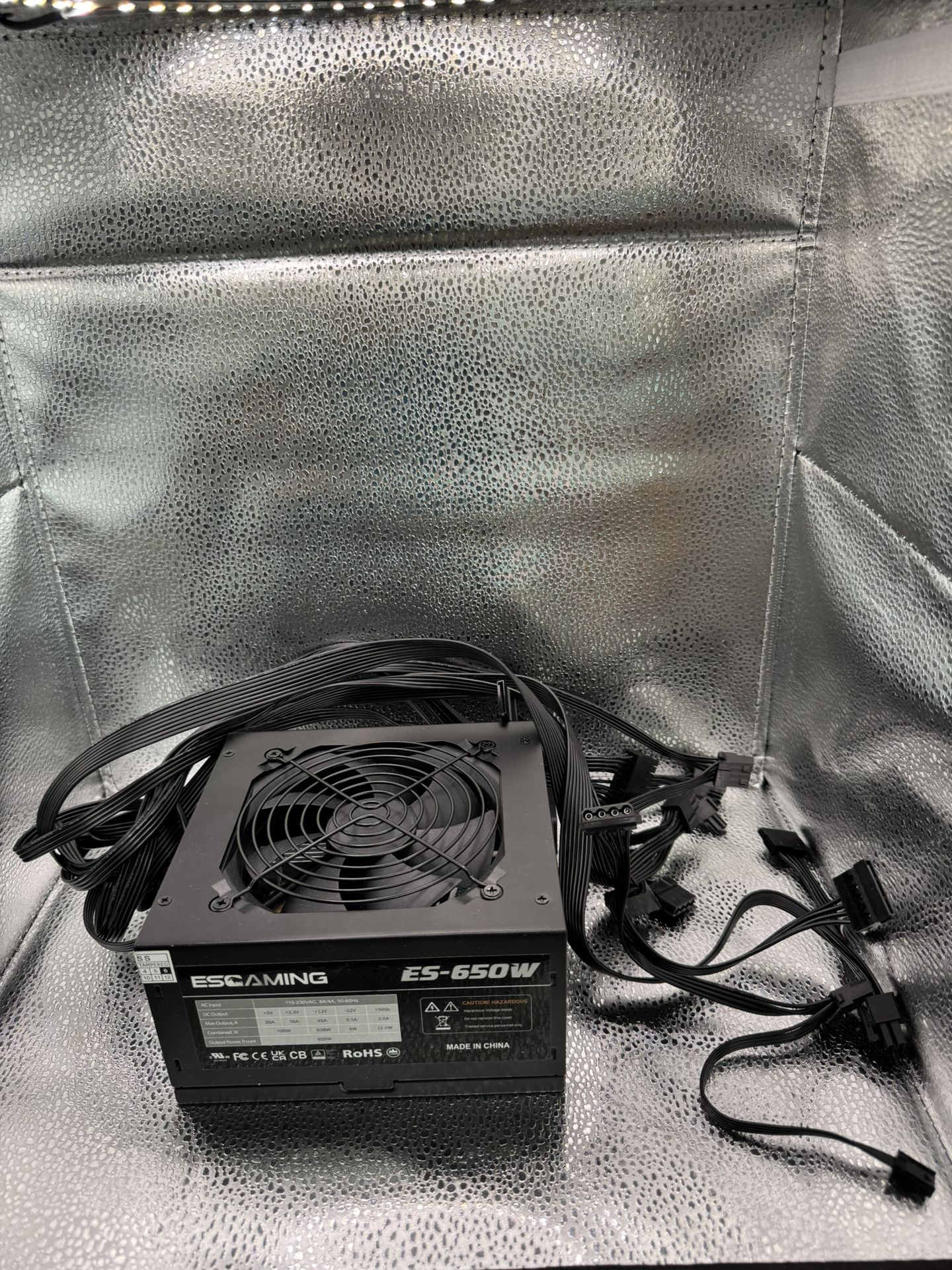 ESGaming ES-650W 120mm Fan Gaming ATX Power Supply Black Note: like new just opened box, has no original box