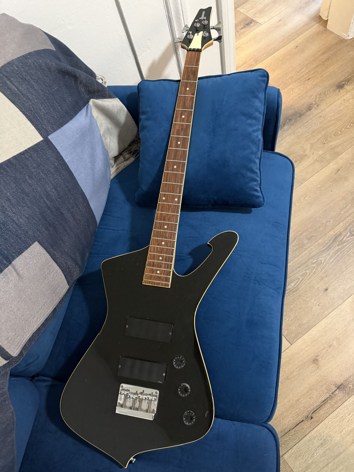 Iceman Bass - 4 String