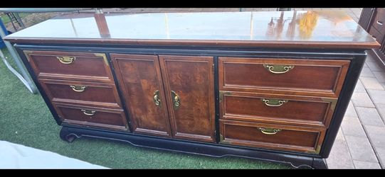Dresser