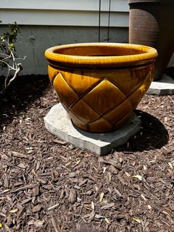 Ceramic garden planter yellow:gold