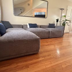 Sectional Couches 