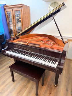 Young Chang Mahogany Gloss Baby Grand Piano/ Delivery Available