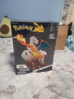 Pokémon Charizard Light FX Deluxe Figure 13”