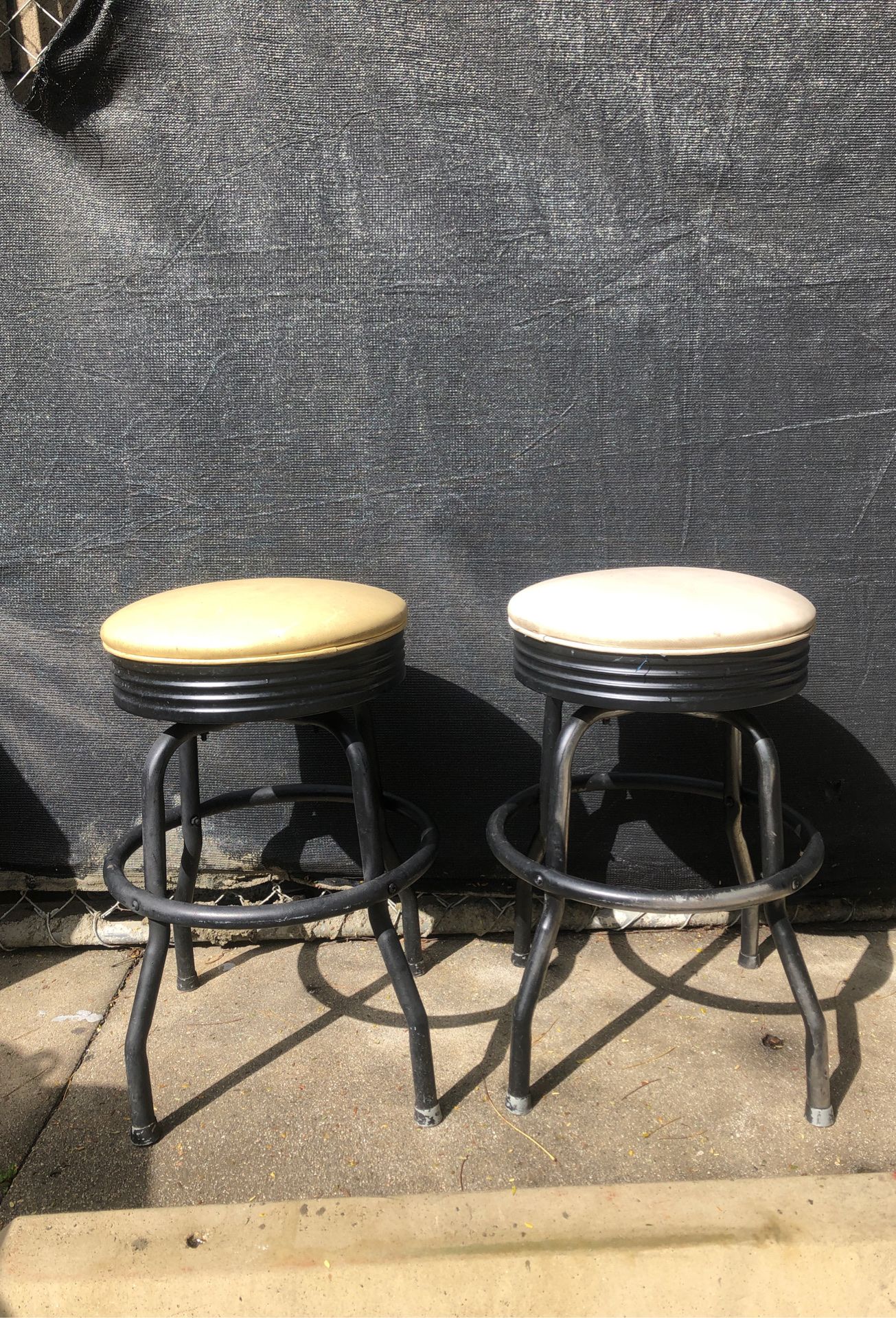 2 Garage stool’s LOW, LOW, Iow (2) $25.00 WestHollyWood