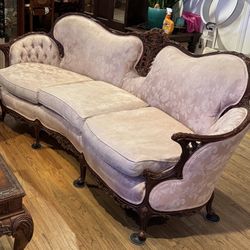 Queen Ann Style Sofa.  Pink 