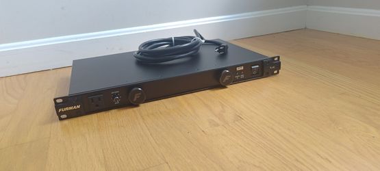 Furman PL-8C  Power Conditioner and Lights  module Excellent Condition Tested