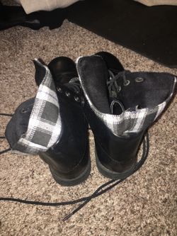 Boots , wet seal, size 10