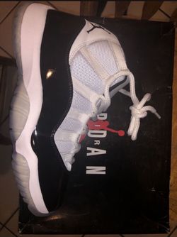 Jordan 11 Concords (2018) (Size 7 Mens/8.5 Womens)