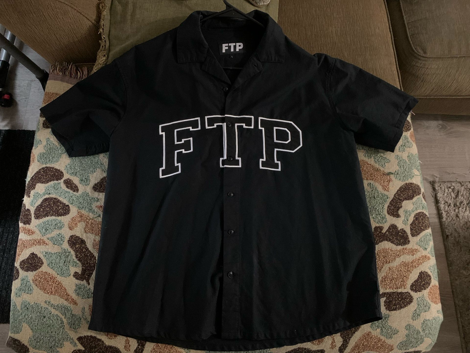 FTP Arc Button Up