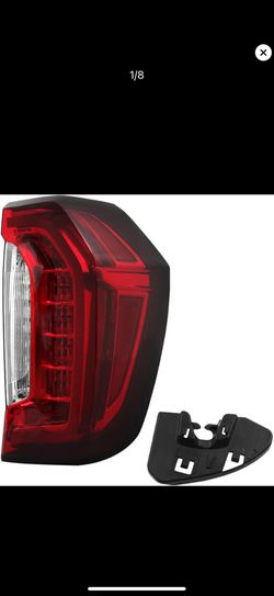 Yukon 2021-2024 Red Lens Passenger Side Brake Light 84816393