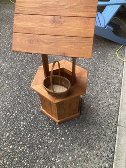 Custom Built Cedar Wishing Well Planter Box