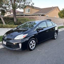 2012 Toyota Prius One Year One Owner 