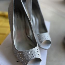 Style & Co Silver Heel Size 8