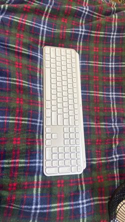 Logitech - MX Keys S Universal Full-size Wireless Scissor Keyboard for PC and Mac with Backlit keys - Pale Gray