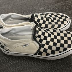 Women’s Size 7.5 Checkered Vans