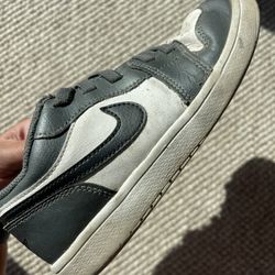 Nike Kids Shoes Size 2.5Y $10