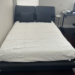 Queen Size Bed With Frame 