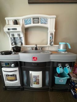 Step 2 Kids Play Kitchen Set