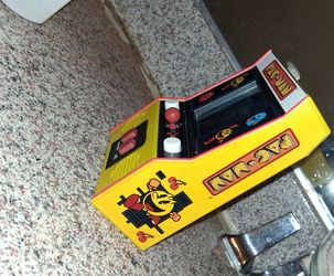 Mini pac-man arcade game