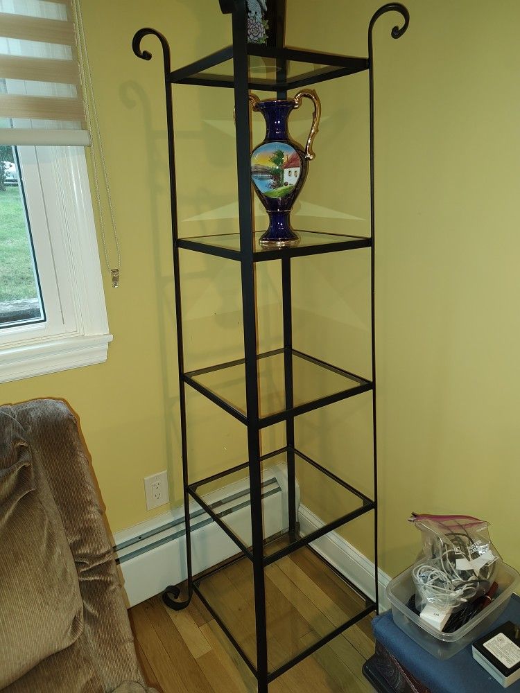 Etagere