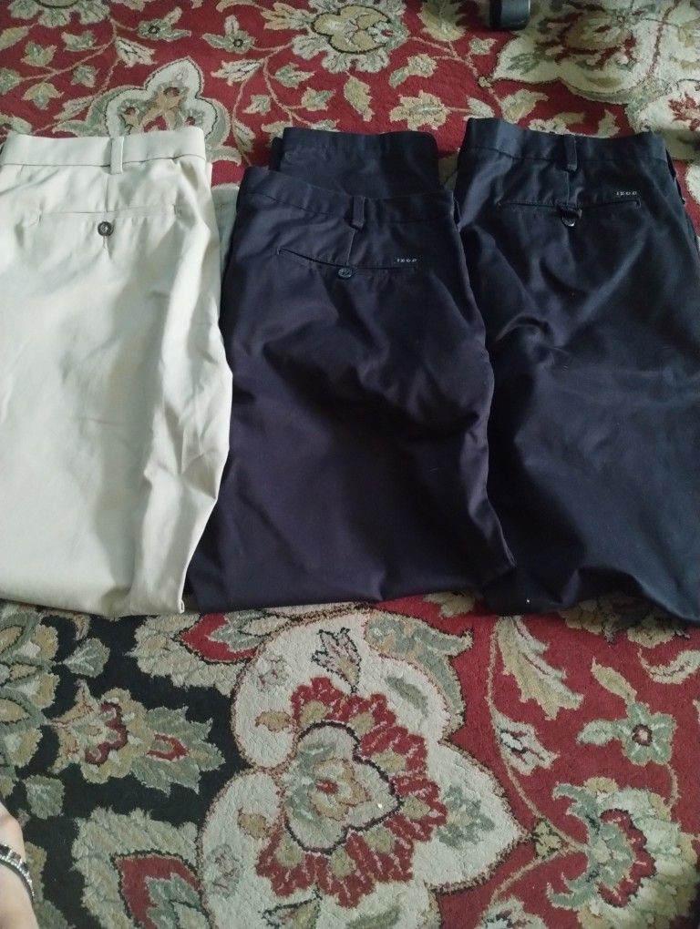 Pantalón De Hombre Size 38x30 Nuevo Sin Etiqueta $20 Por Los Tres